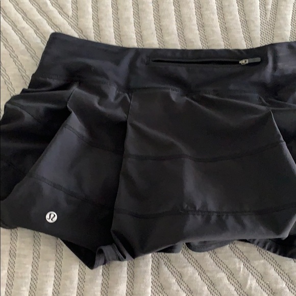 Lululemon size 10 skirt pace - Picture 2 of 2